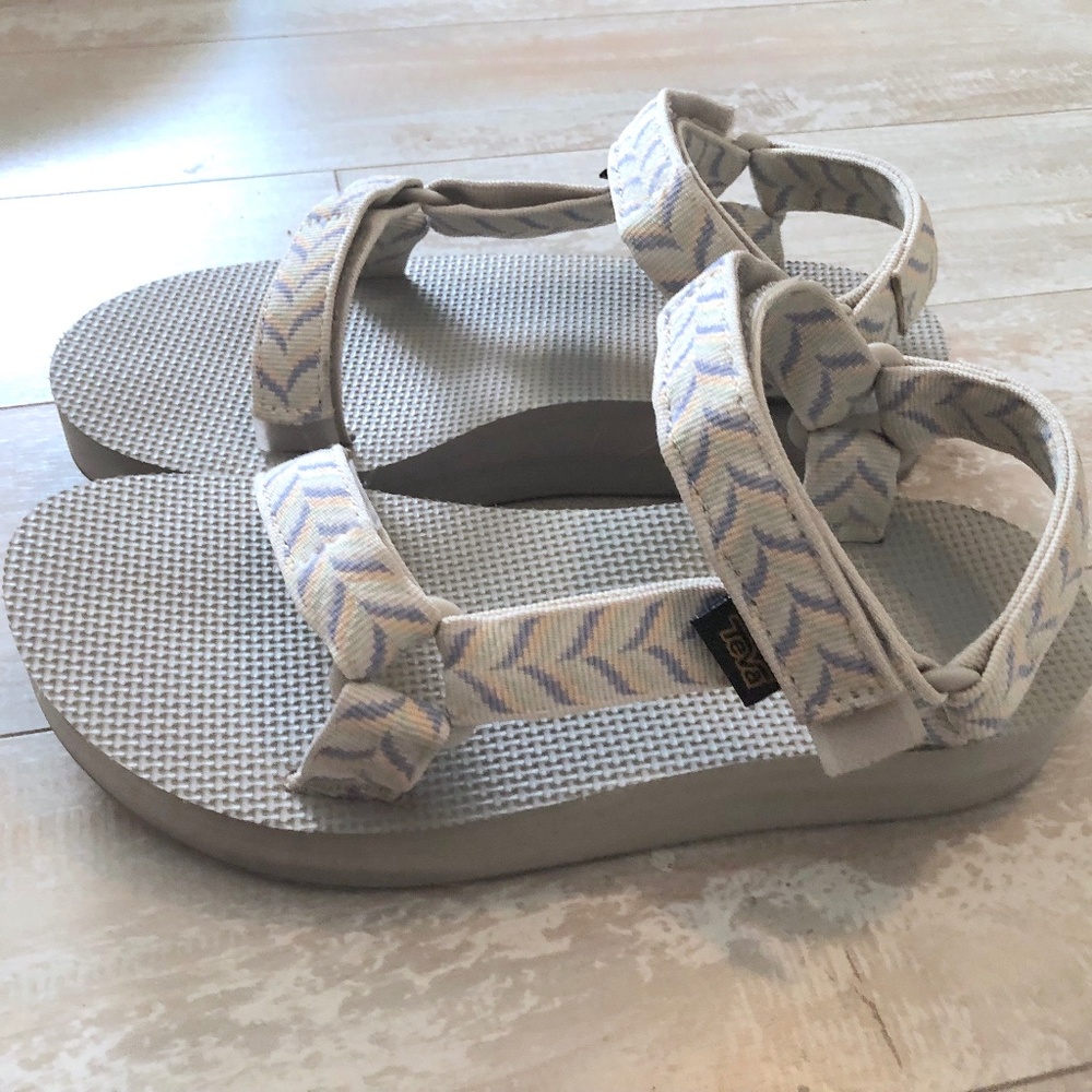 MidForm TEVA 80's Style Size 7